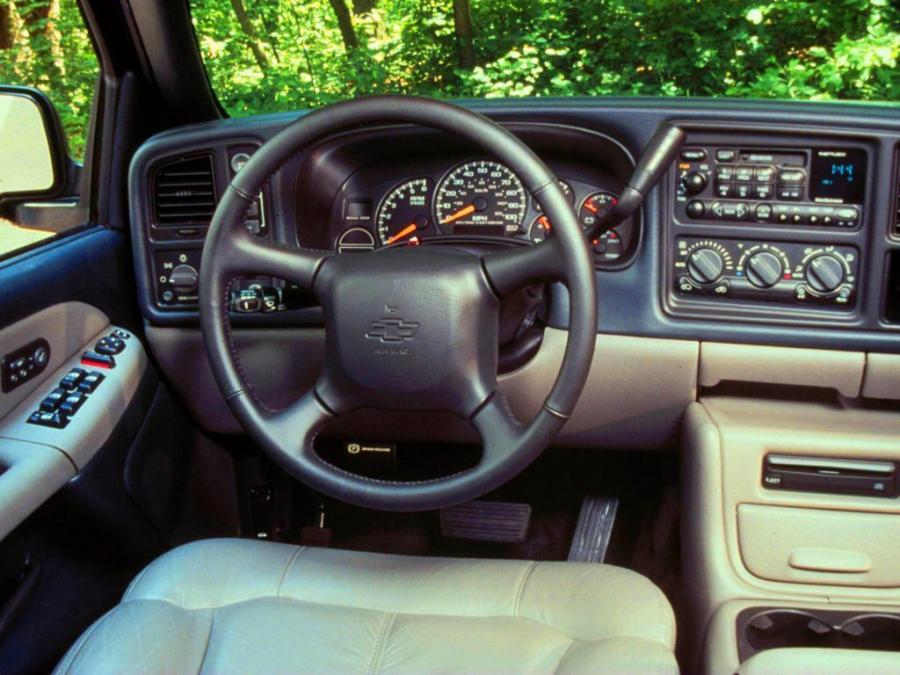  Chevrolet Tahoe 2000 года  (фото 36 из 57)